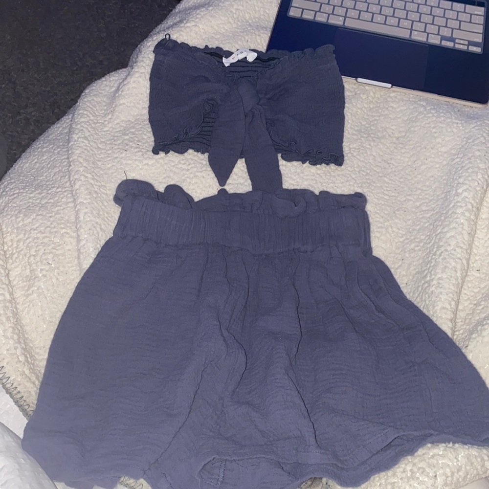 Two Piece Boutique tube top w/front tie shorts set size S